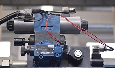 100t Cnc Metal Bending Machines, 3200 Mm Cnc Sheet Press Brake With E21 Máquinas de dobra de metal 100t Cnc, 3200 Mm Cnc Prensa de chapas CNC com E21