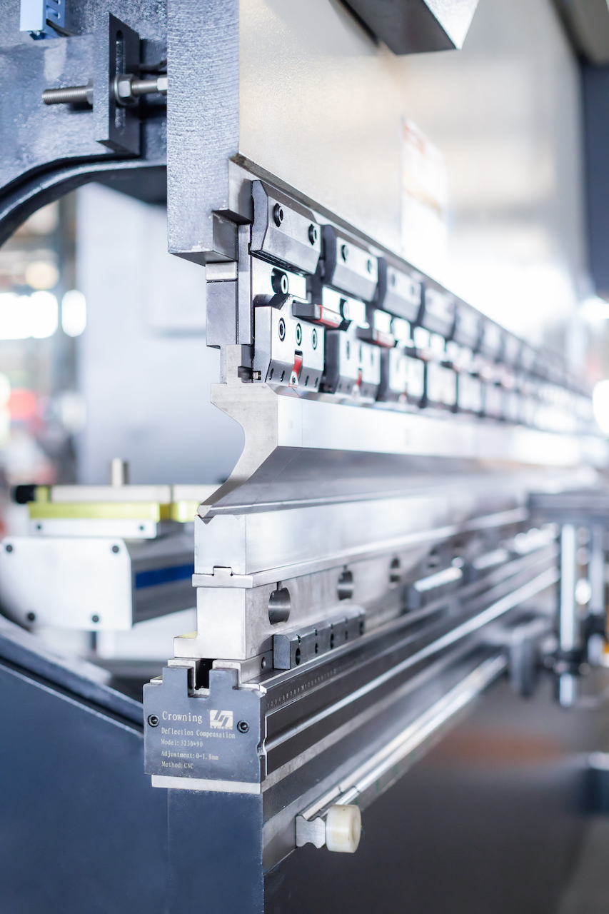 100t Hydraulic Cnc Brake Press Crowning Cnc Press Brake Delem Prensa de Freio Cnc Hidráulica 100t Coroação Cnc Press Brake Delem