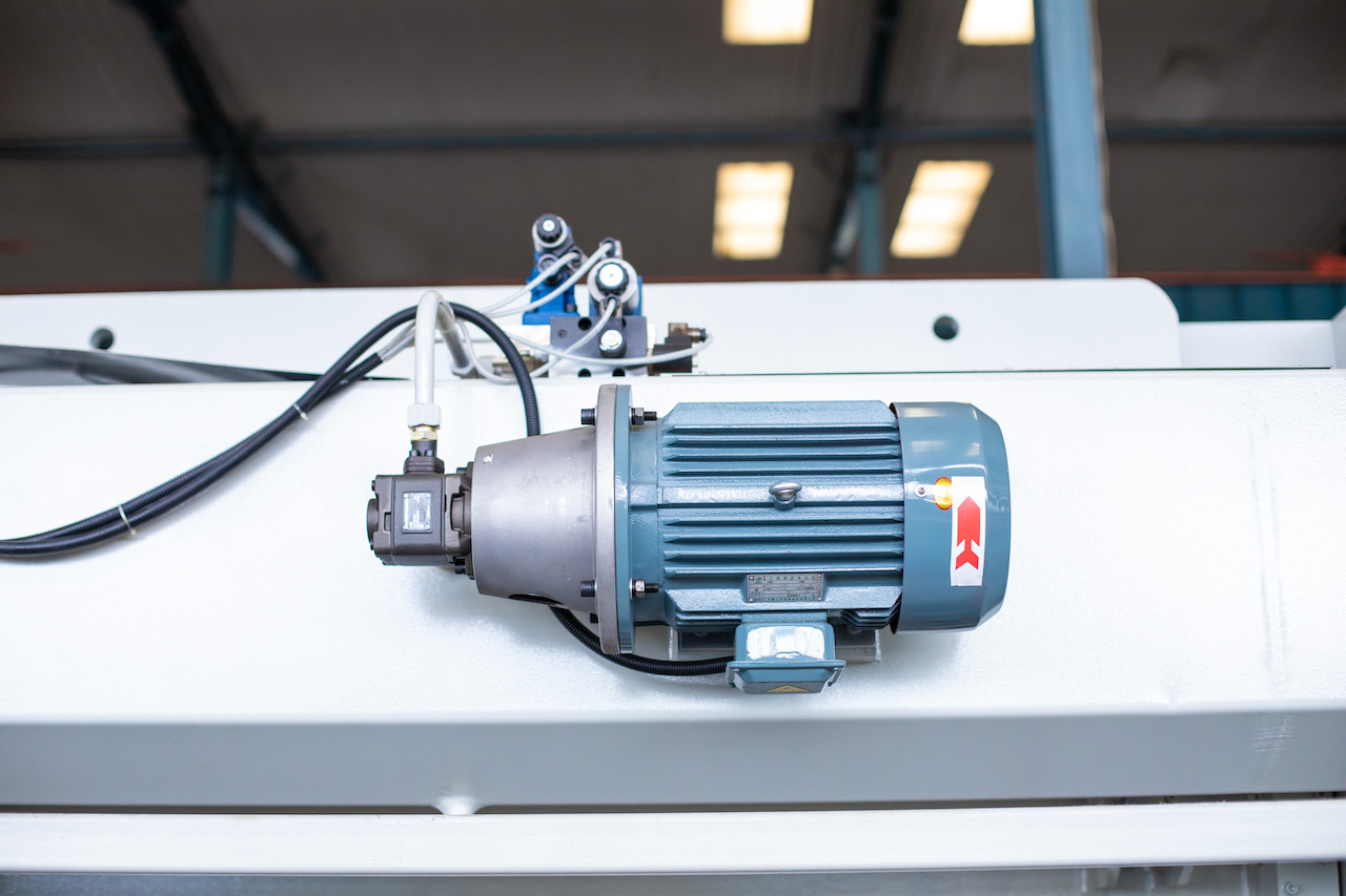 100t Hydraulic Cnc Brake Press Crowning Cnc Press Brake Delem Prensa de Freio Cnc Hidráulica 100t Coroação Cnc Press Brake Delem