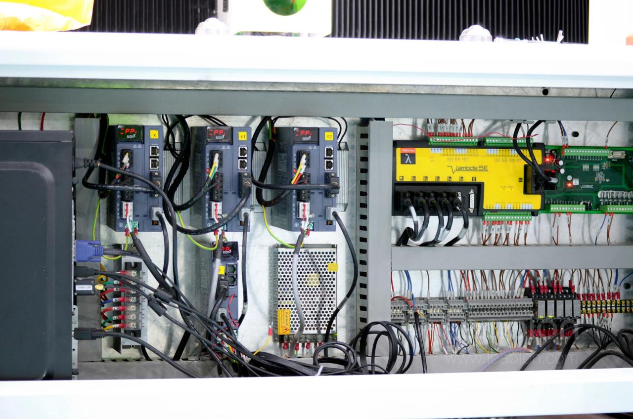 1500*3000mm 500w Racuys Or Ipg Fiber Laser Cutting Machine 1500*3000mm 500w Racuys ou máquina de corte a laser de fibra ipg