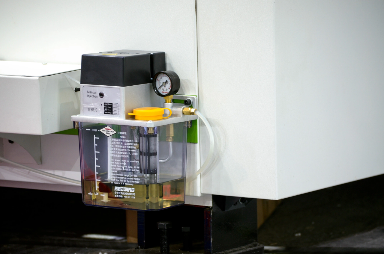 1500*3000mm 500w Racuys Or Ipg Fiber Laser Cutting Machine 1500*3000mm 500w Racuys ou máquina de corte a laser de fibra ipg