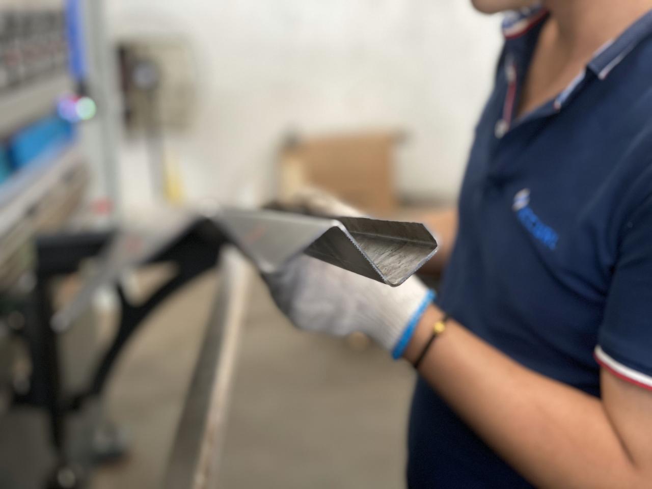 16mm Hydraulic Guillotine Shearing Machine For Sheet Metal Cutting 6 Meters Máquina guilhotina hidráulica 16mm para corte de chapas metálicas 6 metros