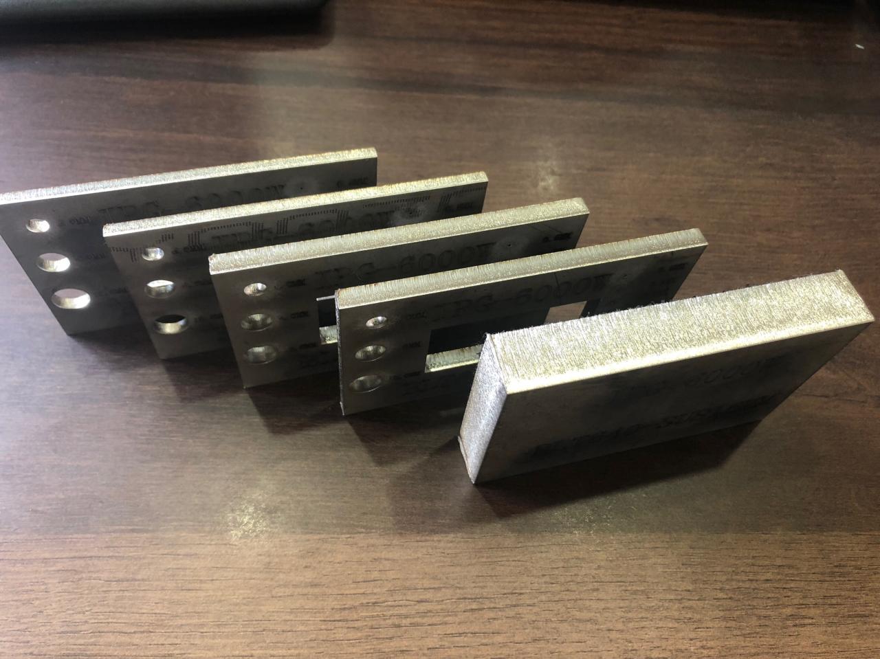 3015 4015 1kw To 6kw Cnc Fiber Laser Cutting Machine Raycus Laser Power 3015 4015 1kw a 6kw máquina de corte a laser de fibra cnc Raycus Laser Power