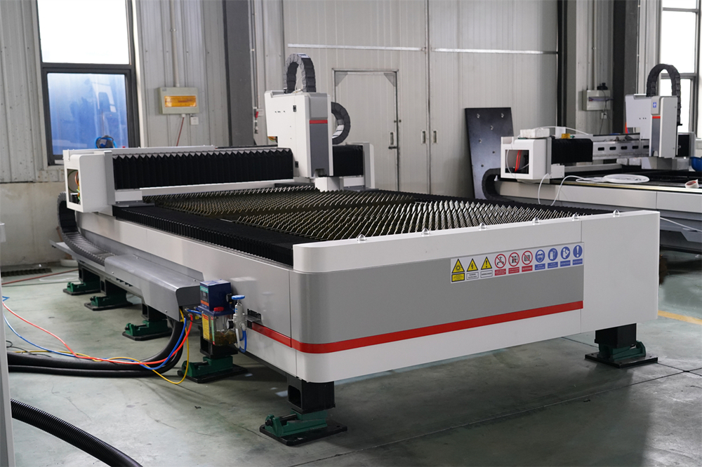 3015 4kw 1kw 2kw 3kw Stainless Steel Cnc Fiber Laser Cutting Machine Máquina de corte a laser de fibra CNC de aço inoxidável 3015 4kw 1kw 2kw 3kw