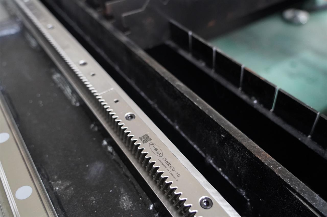 3015 4kw 1kw 2kw 3kw Stainless Steel Cnc Fiber Laser Cutting Machine Máquina de corte a laser de fibra CNC de aço inoxidável 3015 4kw 1kw 2kw 3kw