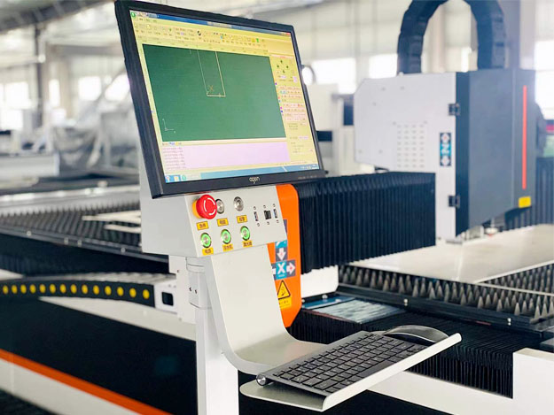 3015 Fiber Laser Cutting Machine For High-Speed Cutting Of 1-6mm Metal Materials Máquina de corte a laser de fibra 3015 para corte de alta velocidade de materiais metálicos de 1-6 mm