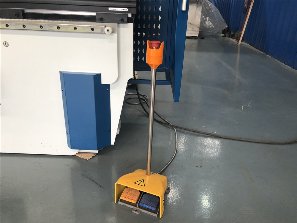 3+1 Axis Cnc Hydraulic Press Brake With Esa System Prensa Prensa Hidráulica Cnc de 3+1 Eixos com Sistema Esa