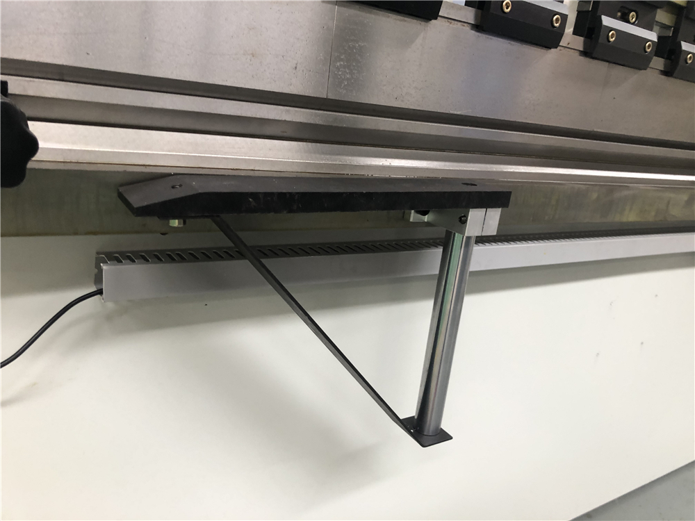 3+1 Axis Cnc Hydraulic Press Brake With Esa System Prensa Prensa Hidráulica Cnc de 3+1 Eixos com Sistema Esa