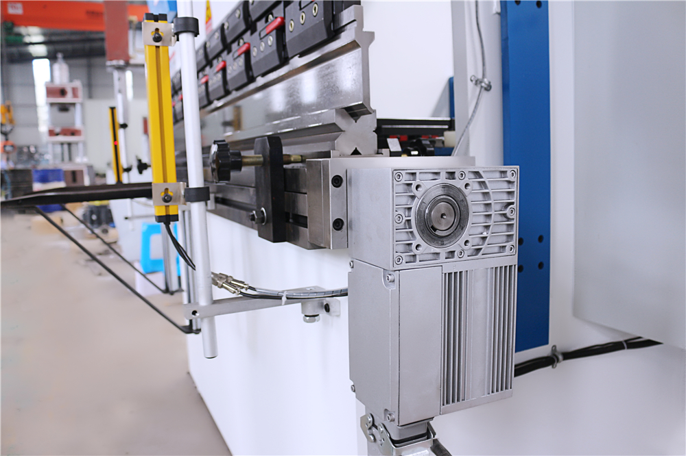 3+1 Axis Cnc Hydraulic Press Brake With Esa System Prensa Prensa Hidráulica Cnc de 3+1 Eixos com Sistema Esa