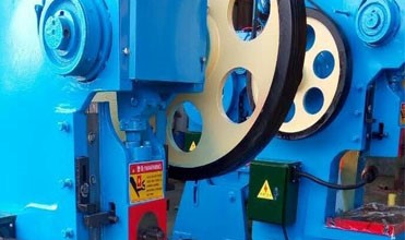 400 Ton Small Pneumatic Power Punch Press Mechanical Eccentric Punching Machine Prensa perfuradora pneumática pequena de 400 toneladas máquina de perfuração excêntrica mecânica