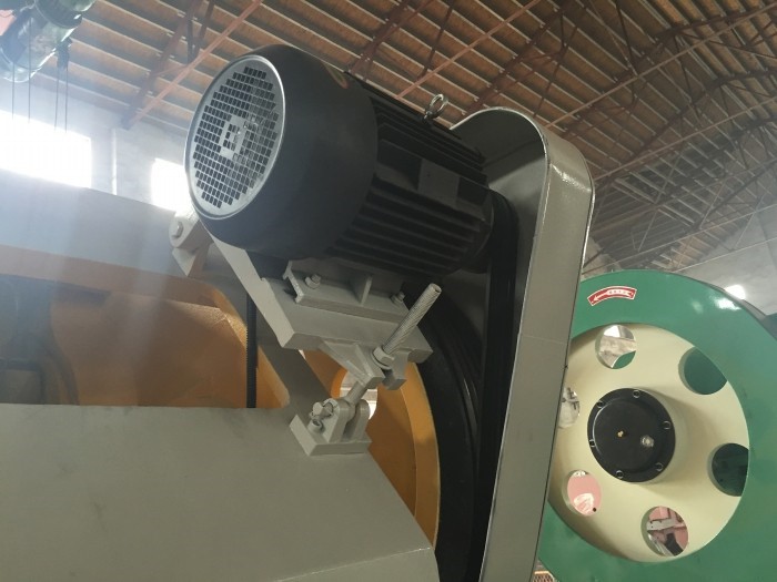 400 Ton Small Pneumatic Power Punch Press Mechanical Eccentric Punching Machine Prensa perfuradora pneumática pequena de 400 toneladas máquina de perfuração excêntrica mecânica