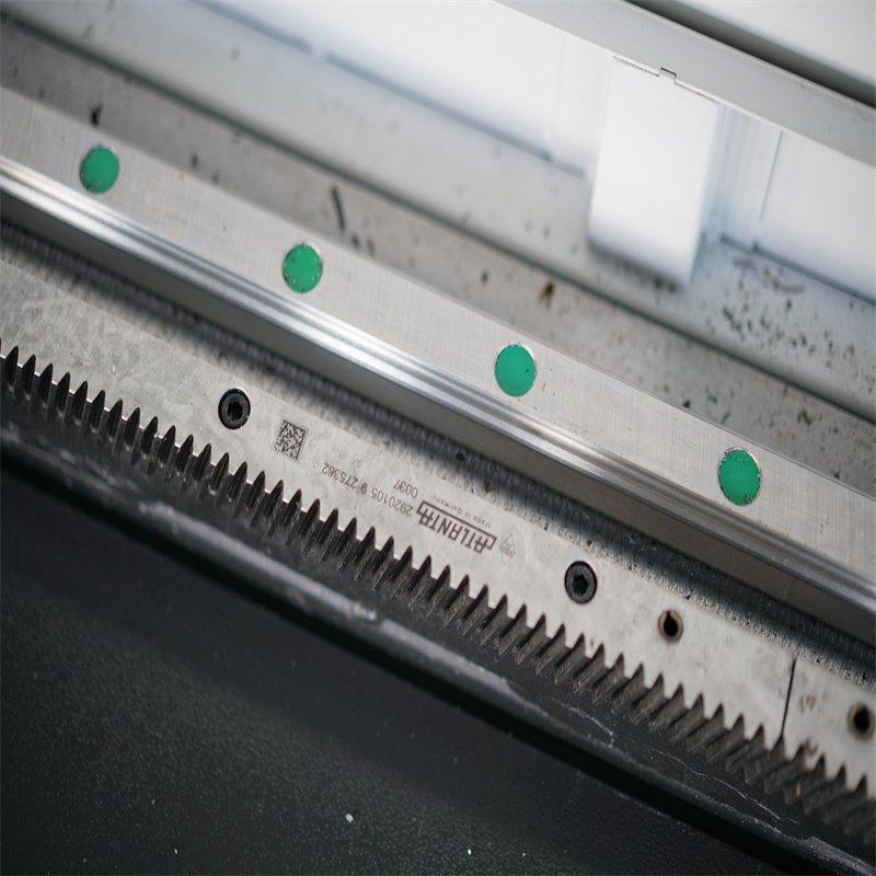 Máquina de corte a laser de fibra 500W 1500W 4Kw Cortador a laser de chapa de metal 2000Watt 3kw