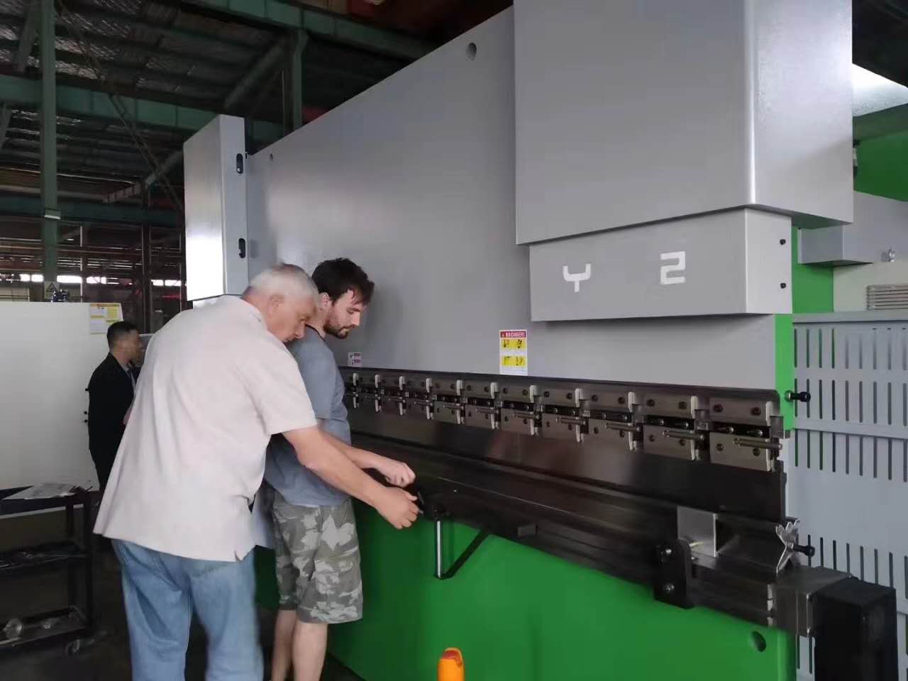 63 Ton Metal Steel Sheet Plate Bending Machine Cnc Hydraulic Press Brake For Metal Working Máquina de dobra de chapa de aço de metal de 63 toneladas, prensa hidráulica cnc para trabalho em metal