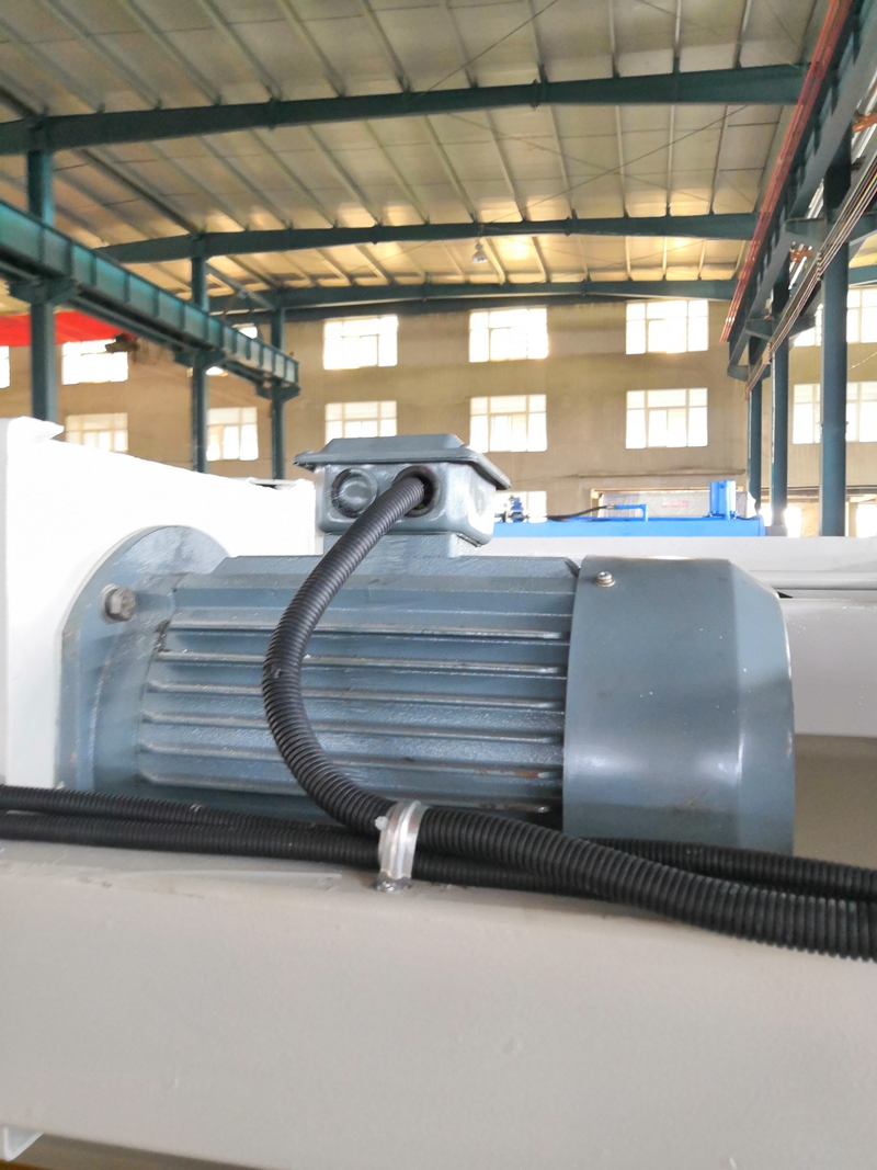 6mm Q11 Electric Sheet Plate Shearing Machine 8 Feet Sheet Metal Shearing Machine Máquina de corte de chapa elétrica de 6 mm Q11 Máquina de corte de chapa de metal de 8 pés