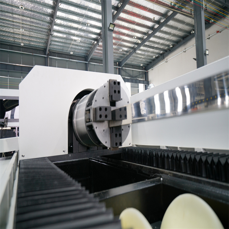 Máquina de corte a laser de fibra de folha de metal de largura média CNC de alta precisão