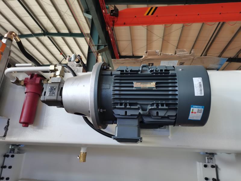 China Metal Hydraulic Press Brake Machine With Reasonable Price Máquina de freio de prensa hidráulica de metal da china com preço razoável
