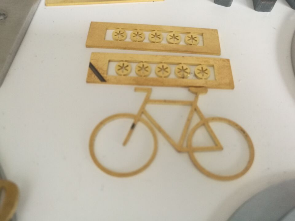 Máquina de corte de metal a laser de fibra CNC 2000 w máquina de corte a laser de fibra