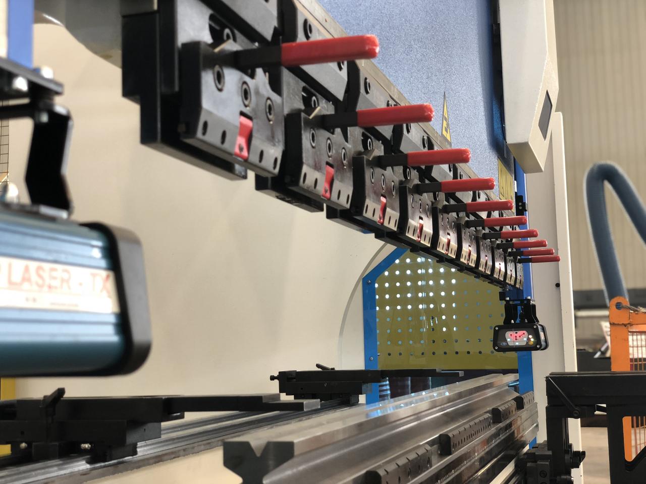 Cnc Hydraulic Bending Machine 160x3200 Press Brake Price Máquina de dobra hidráulica CNC 160x3200 preço de freio de prensa