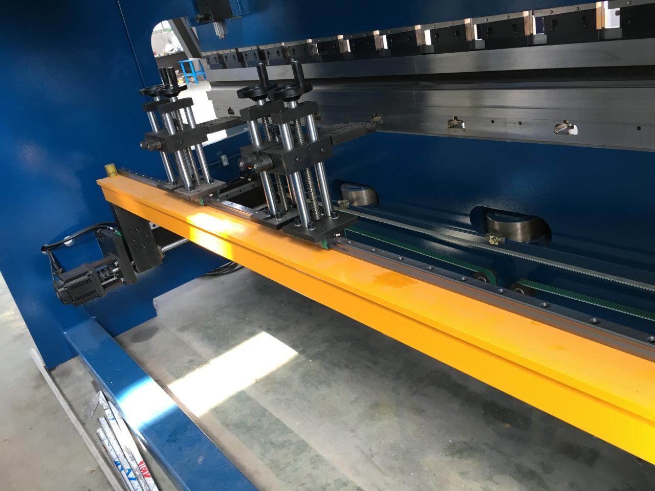 Cnc Servo Press Brake 250t/3.2m 3+1 Axis 3 Meter Sheet Metal Press Brake Prensa Prensa Servo Cnc 250t/3.2m 3+1 Eixo 3 Metros Prensa Prensa Prensa Metálica