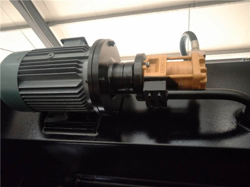 Da53t Cnc System Controller 125t4000 3+1 Axis Cnc Hydraulic Press Brake With Good Quality Da53t controlador de sistema cnc 125t4000 3 + 1 eixo cnc prensa hidráulica com boa qualidade