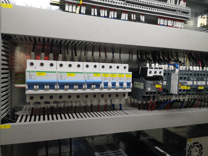 Delem Da66t 125 3+1 4+1 6+1 8+1 Cnc Hydraulic Press Brake For Metal Plate Bending Delem Da66t 125 3+1 4+1 6+1 8+1 Cnc Prensa hidráulica para dobra de chapas metálicas