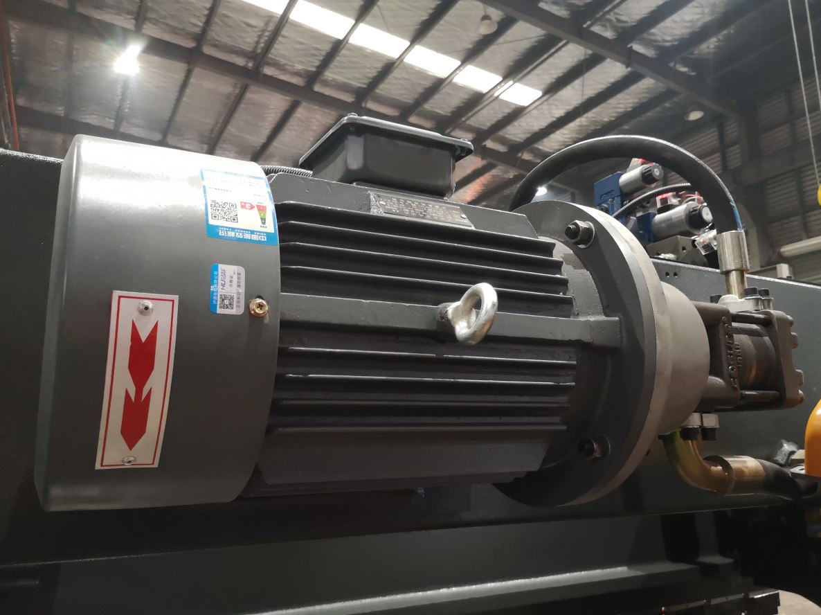 Delem Da66t 125 3+1 4+1 6+1 8+1 Cnc Hydraulic Press Brake For Metal Plate Bending Delem Da66t 125 3+1 4+1 6+1 8+1 Cnc Prensa hidráulica para dobra de chapas metálicas