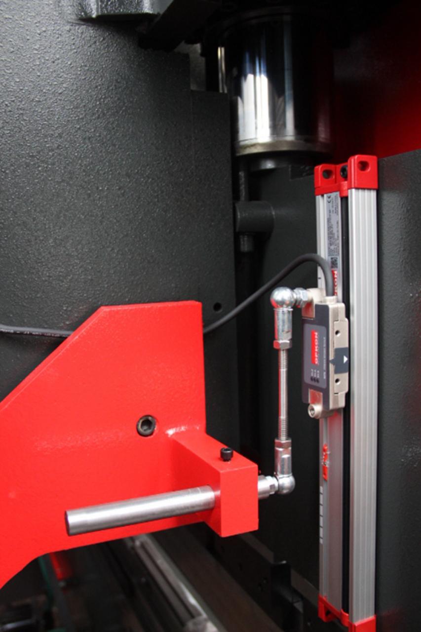 Delem Da66t 125 3+1 4+1 6+1 8+1 Cnc Hydraulic Press Brake For Metal Plate Bending Delem Da66t 125 3+1 4+1 6+1 8+1 Cnc Prensa hidráulica para dobra de chapas metálicas