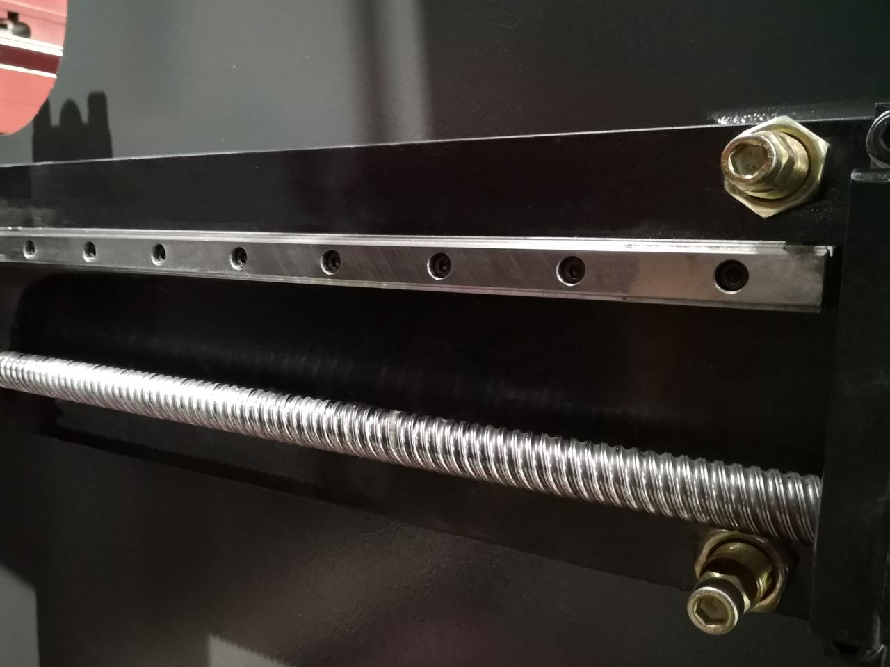 Delem Da66t 125 3+1 4+1 6+1 8+1 Cnc Hydraulic Press Brake For Metal Plate Bending Delem Da66t 125 3+1 4+1 6+1 8+1 Cnc Prensa hidráulica para dobra de chapas metálicas