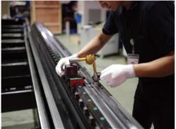 Fiber Laser Cutting Machine Masterline 8kw,4000x2000mm,With Ipg Laser Source Máquina de corte a laser de fibra masterline 8kw,4000x2000mm,com fonte de laser ipg