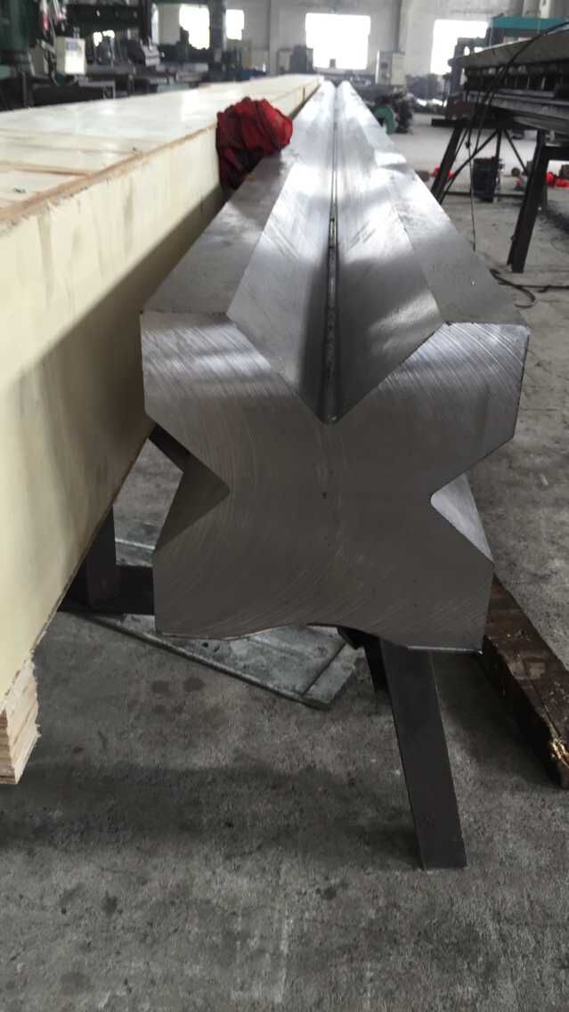 Full Automatic High Power Sheet Bending Machine And Cnc Press Brake Machine Máquina de dobra automática de folha de alta potência completa e máquina de freio de prensa CNC