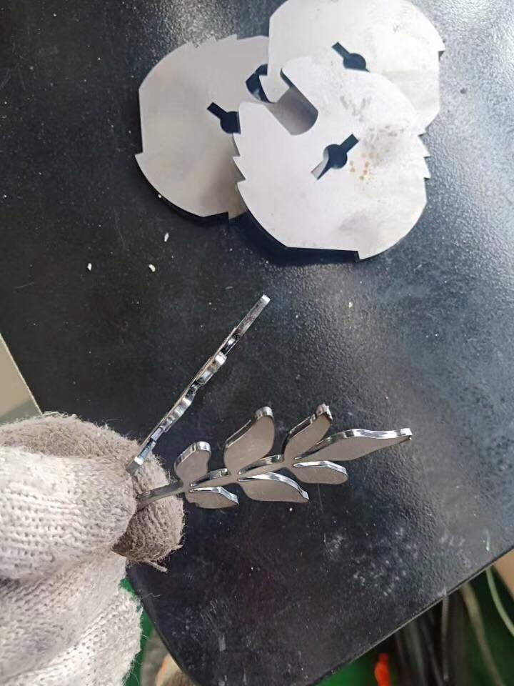 Máquina de corte a laser de fibra CNC de chapa de metal de alta potência 3015 2000 W