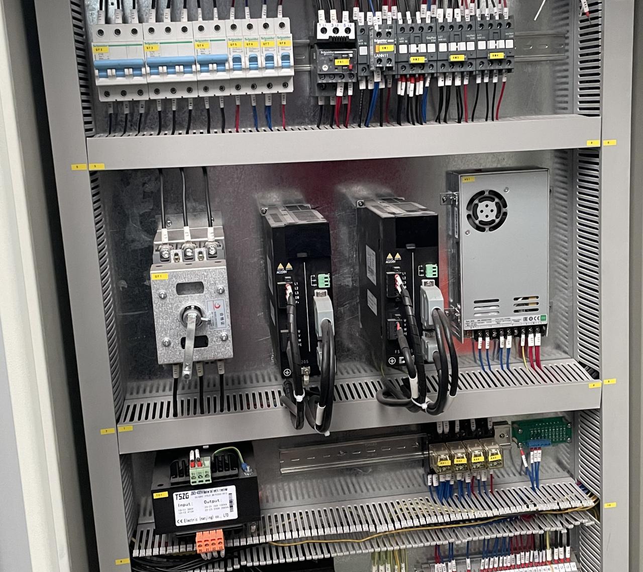 High Quality 3m Press Brake Machine Hydraulic 100 Ton For Sheet Metal Bending Máquina de freio de prensa de alta qualidade 3m hidráulica 100 ton para dobra de chapas metálicas