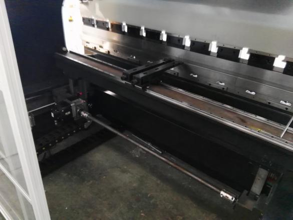 High Quality Sheet Metal Hydraulic Press Brake Machine Máquina de freio de prensa hidráulica de chapa de metal de alta qualidade