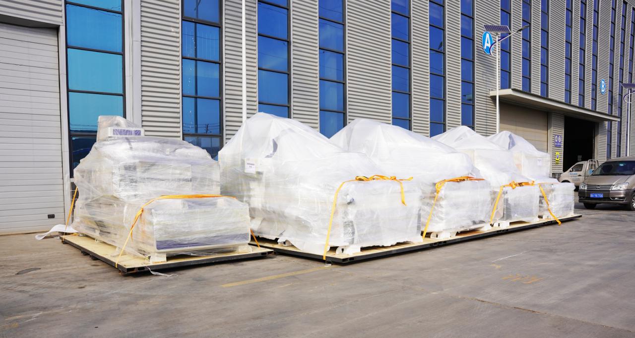 Laser Source 2000w 3000w Fiber Laser Cutting Machine Máquina de corte a laser de fibra 2000w 3000w com fonte a laser