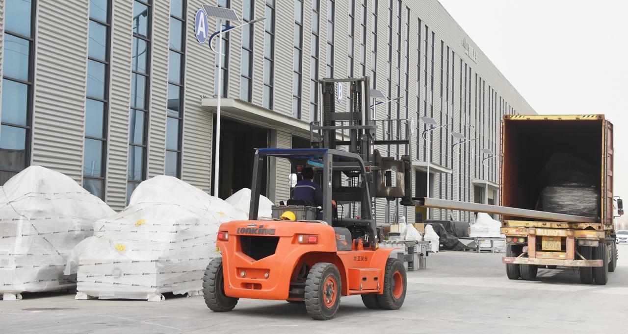 Laser Source 2000w 3000w Fiber Laser Cutting Machine Máquina de corte a laser de fibra 2000w 3000w com fonte a laser