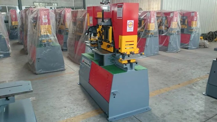Q35y Series Multifunctional Hydraulic Iron Worker Combined Shearing And Punching Machine Máquina de corte e perfuração combinada de ferro hidráulico multifuncional série Q35y