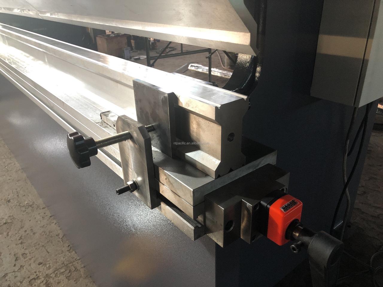 Wc67k Cnc Aluminum Iron Plate Hydraulic Press Brake Cnc Metal Sheet Bending Machine Wc67k CNC máquina de dobra de chapas de metal de alumínio CNC freio de prensa hidráulica